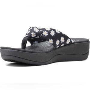 Clark’s Cloudsteppers Arla Glison Sandals Daisy